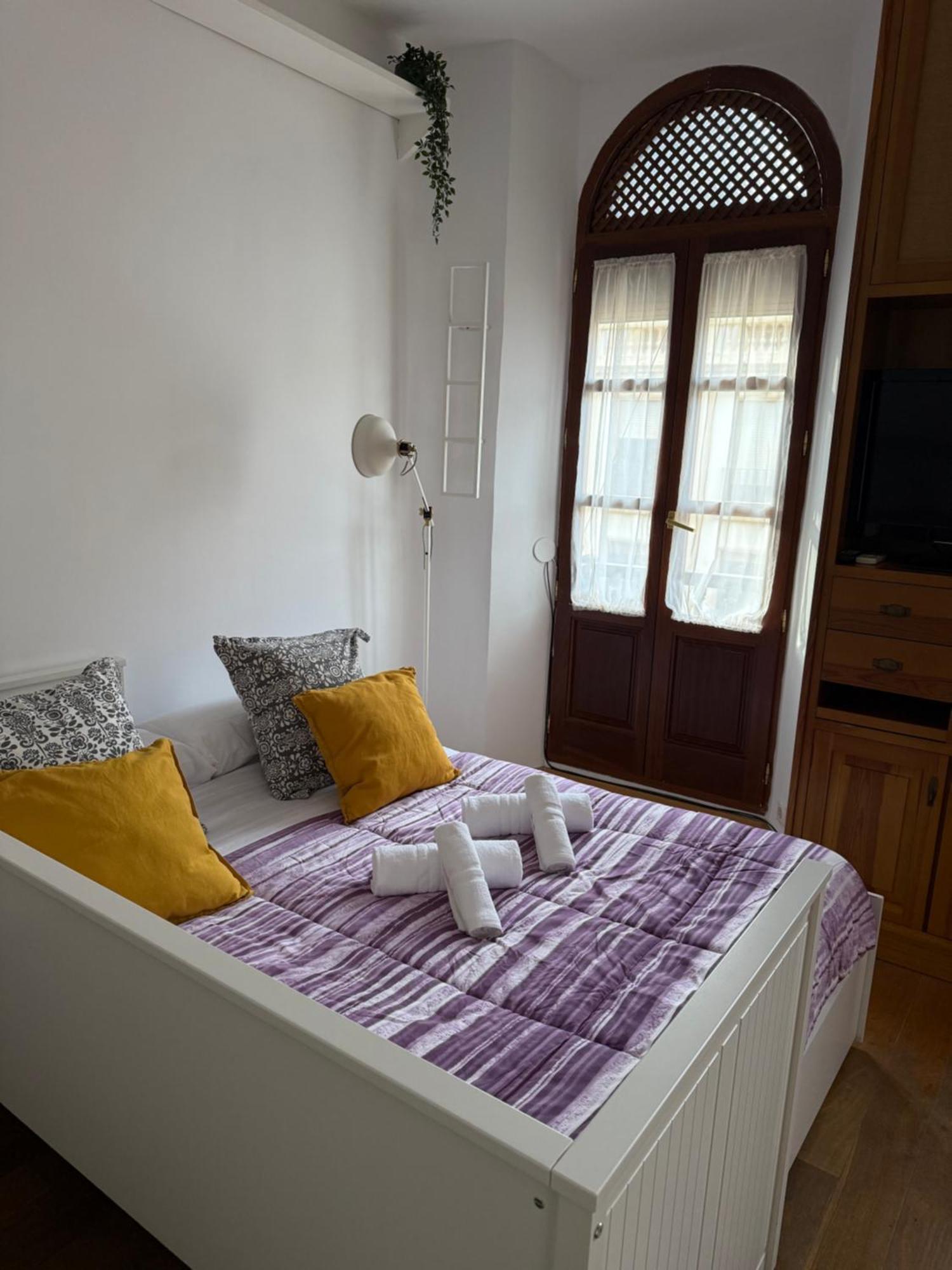 Cozy Studio 6 Min To Alhambra-2 Min To Cathedral Walking กรานาดา ภายนอก รูปภาพ